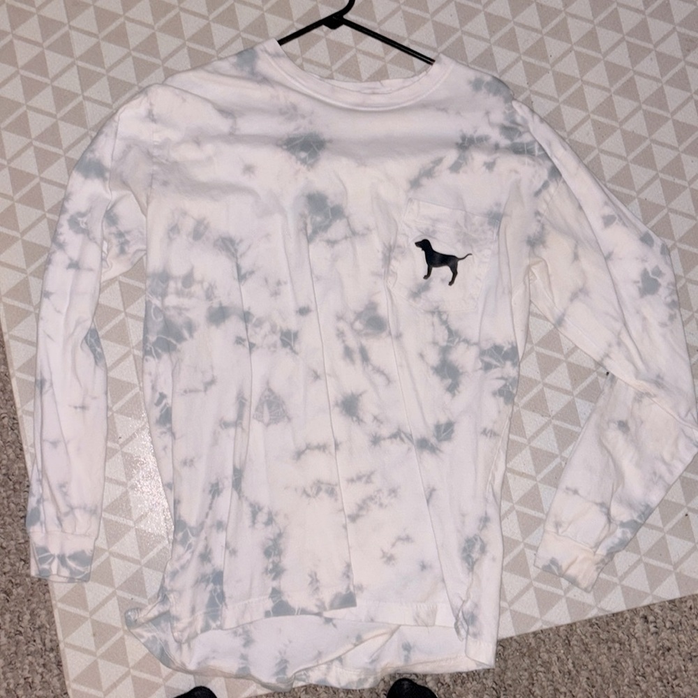 PINK marbled women’s long sleeved t-shirt. Grey ish blue, and white colored!